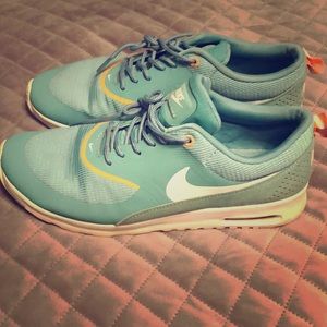 Air Max Thea in amazing condition